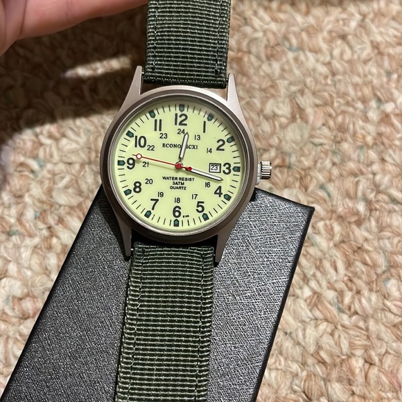 Watch - men’s NWT - Picture 2 of 3